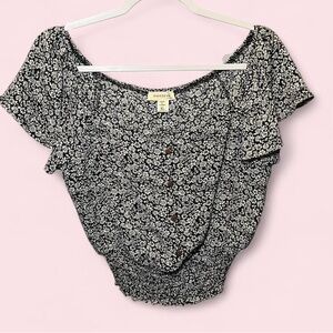 Monteau Floral Smocked Crop Top - Size XL.